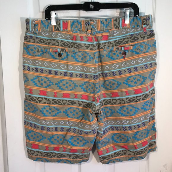 Modern Amusement Aztec / Southwestern Pattern Shorts  SZ 36 ( 38 X 10) DENIM - Picture 7 of 9